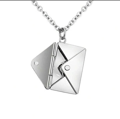 💌 Collier Enveloppe d’Amour – Le message du cœur