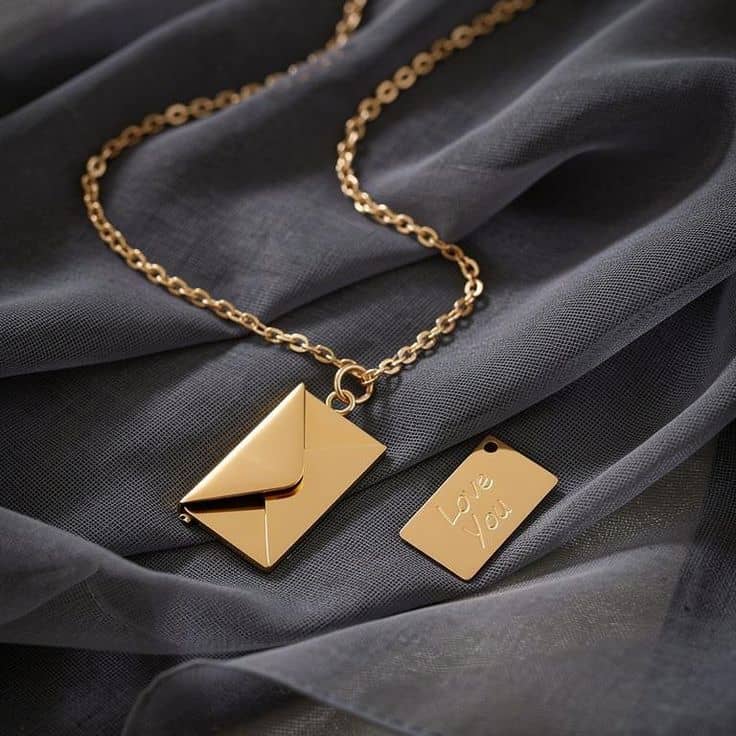 💌 Pour la Saint-Valentin : 1 collier Enveloppe d’Amour acheté = 1 OFFERT 💝 – Stock limité, ne rate pas cette preuve d’amour !